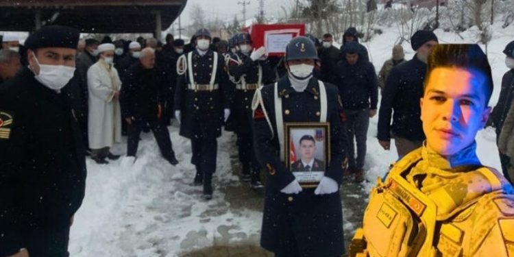 Kız arkadaşıyla konuşurken kazara kendisini vuran uzman çavuş toprağa verildi