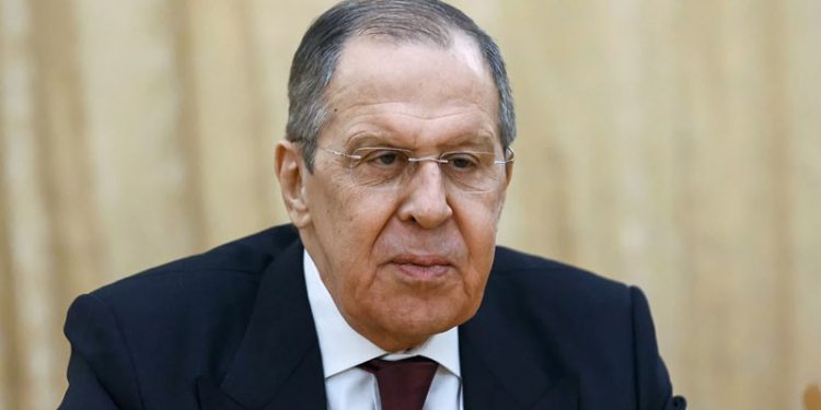 Lavrov: Batı, eski SSCB ülkelerinin topraklarında askeri tesisler kurmaktan vazgeçmeli