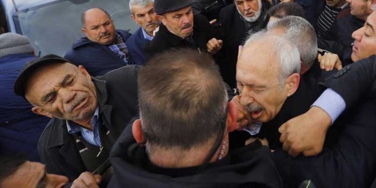 Linç girişimi: Kılıçdaroğlu'na yumruk atan saldırgan için 3 yıl 10 ay hapis istendi