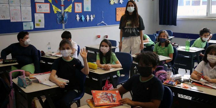 MEB: Salgın tedbirlerine uyularak sosyal etkinlikler yapılabilecek