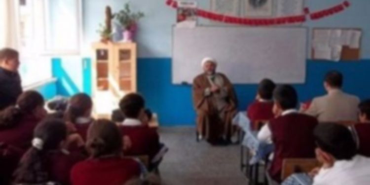 MEB ve müftülük iş birliği: İmam ve vaizler okullarda seminer veriyor