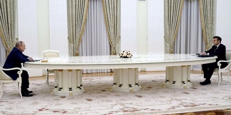 Macron: Putin için 'kasap' ifadesini kullanmayacağım