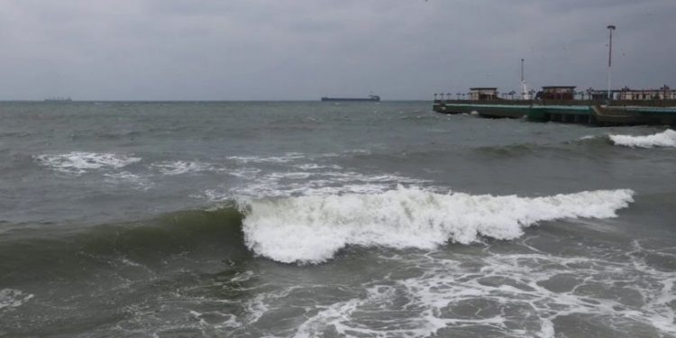 Marmara Denizi'nde poyraz: Balıkçı kayığı battı