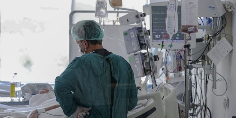 Mayıs ayında pandemi bitecek diyen Prof. Dr. Enginyurt: Omicron varyantından sonra da varyasyonlar olacak