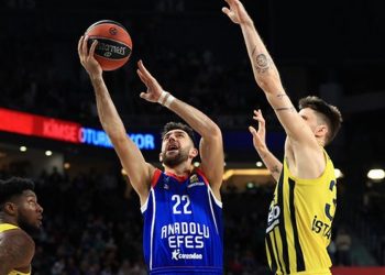 Maç sonucu | Anadolu Efes: 84 - Fenerbahçe Beko: 79