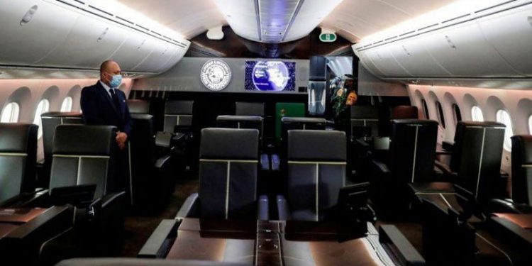 Meksika'nın solcu Devlet Başkanı Obrador'un özel jeti düğün salonu olacak