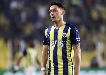 Mesut Özil: Katarlılar ile iş yaptığım için bu ülkeyi tercih edeceğim haberleri doğru değil