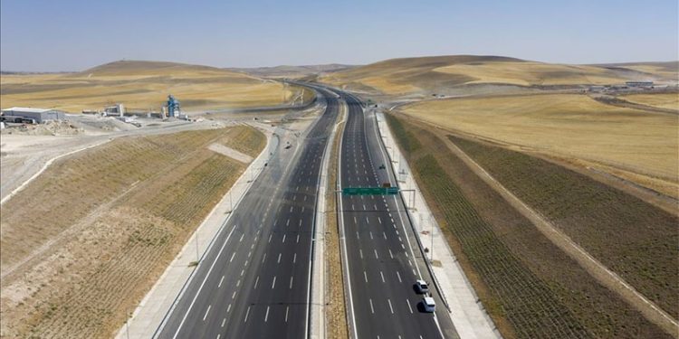 Milyarlarca Euro’ya mal olan Ankara-Niğde Otoyolu'nun eksikleri iki yıldır bitirilemiyor