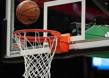 NBA'de Celtics'i Raptors durdurdu