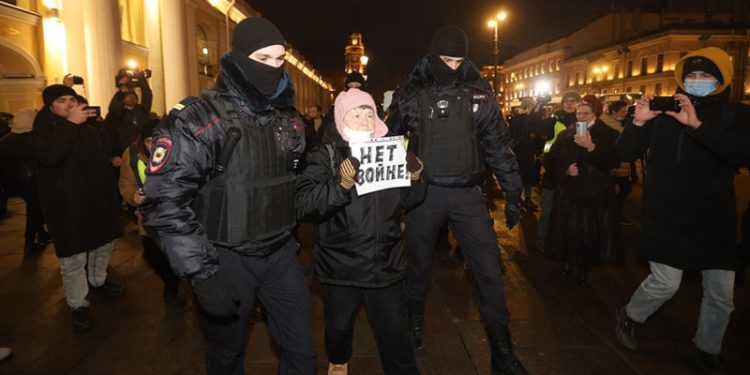 New York Times: On binlerce savaş karşıtı Rus, İstanbul'a kaçtı