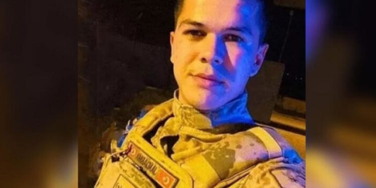 Nişanlısına şaka yapmak isteyen uzman çavuş kendini vurarak öldürdü