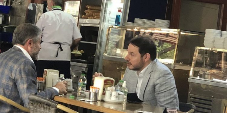 Nureddin Nebati, Berat Albayrak'tan kopya çekerken nasıl yakalandı?