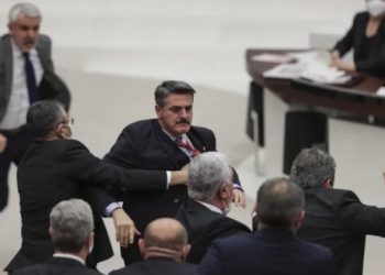 'N&uuml;kleer D&uuml;zenleme' teklifi AKP ve MHP oylarıyla Meclis'ten ge&ccedil;ti