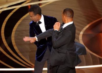 Oscar töreninde şiddet: Will Smith, Chris Rock'a tokat attı