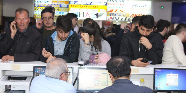 Otobüs biletleri, uçak fiyatlarını geçti