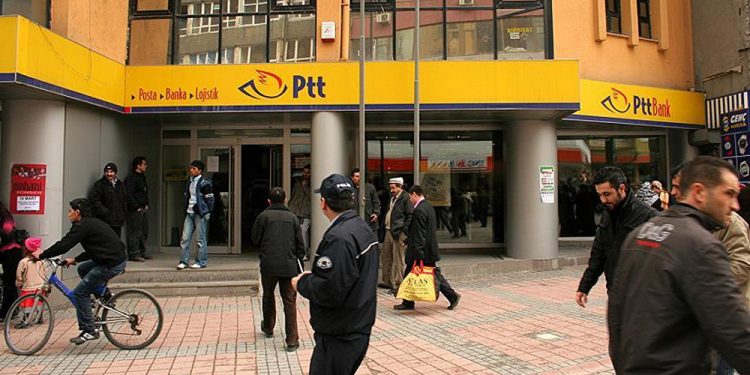 PTT’de yöneticilere yıllık 4 bin litre akaryakıt hakkı