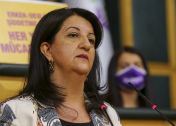 Pervin Buldan: Siz 'Ukrayna'da barış olsun' derken bu ülkede barış isteyen Selahattin Demirtaş cezaevinde