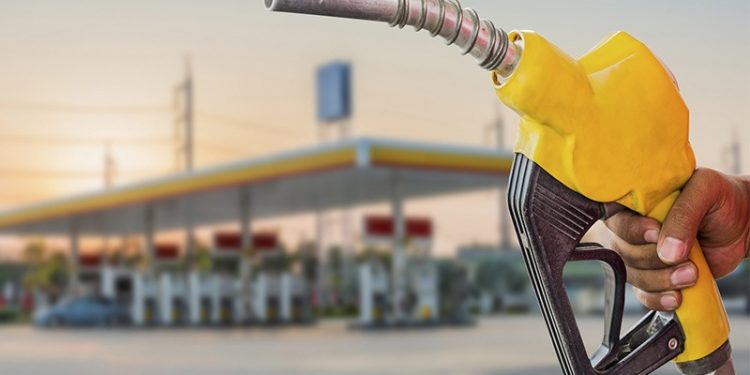 Petroldeki düşüşün ardından motorine indirim geldi