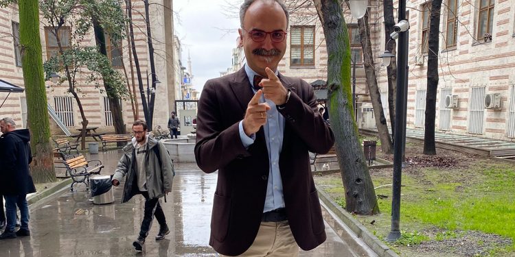 Pişmaniyecilerden Ali İhsan Varol ve Emrah Safa Gürkan’a suç duyurusu