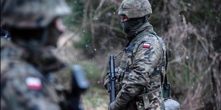 Polonya asker sayısını 300 bine çıkaracak