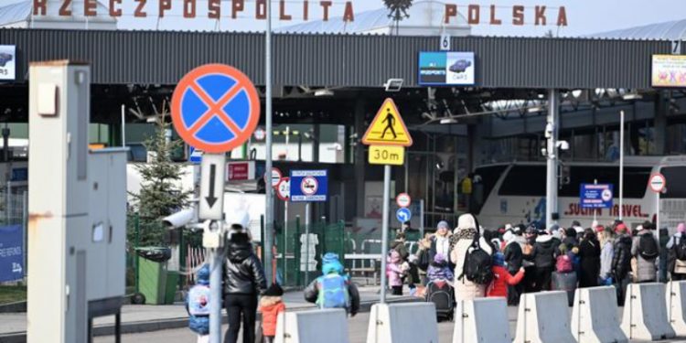 Polonya sınırında Ukrayna'dan gelen Afrikalılara ırkçılık yapıldığı iddiası