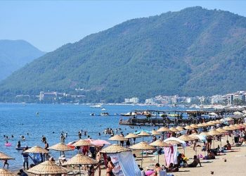 Prof. Dr. Aslanoğlu uyardı: Turizm ile ilgili beklentilerimizi bir kere daha düşünmekte fayda var