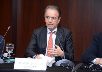 Prof. Dr. Ceyhan’dan bakanlığa vaka sayısı göndermesi: Virüs şaşırdı, kaçıyor