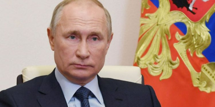 Putin: ABD’de petrol ürünleri fiyatı bizim yüzümüzden artmıyor, halklarını kandırıyorlar