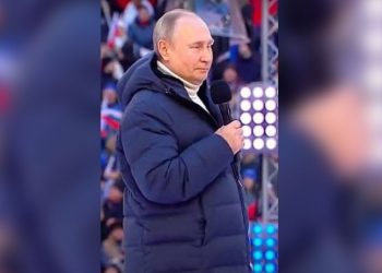 Putin'in stadyumda girdiği mont fiyatı 14 bin dolar