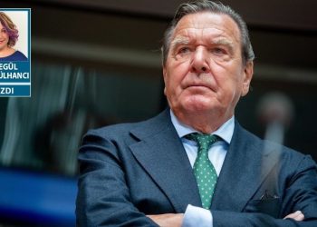 Putin'le dostluğu ve Rusya lobiciliği nedeniyle eski şansölye Schröder hedefte