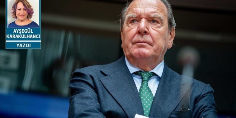 Putin'le dostluğu ve Rusya lobiciliği nedeniyle eski şansölye Schröder hedefte