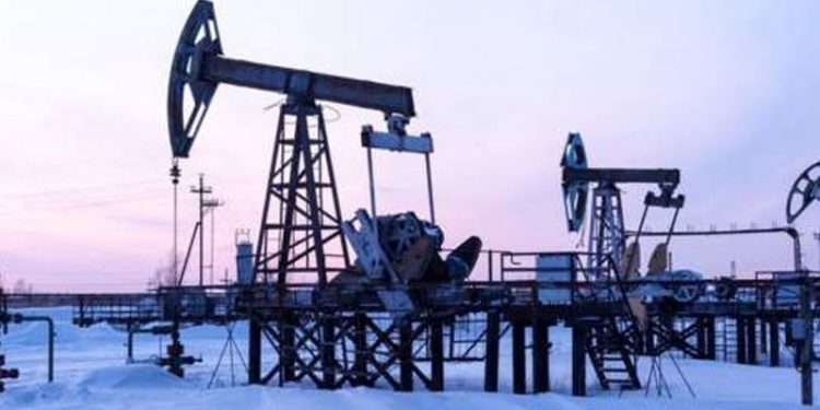 Reuters: Hindistan, Rusya'dan indirimli petrol ve hammade satın almayı değerlendiriyor