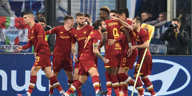 Roma, derbide Lazio'yu üç golle geçti