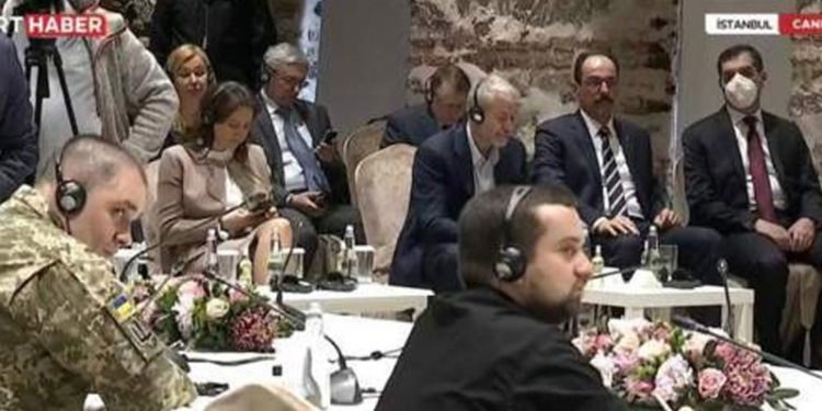 Roman Abramoviç de İstanbul'daki Rusya-Ukrayna görüşmelerinde görüldü