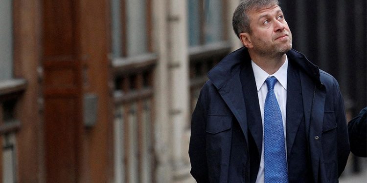 Rus milyarder Abramovich, Londra'daki bazı gayrimenkullerini satışa çıkardı