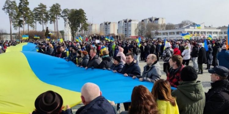 Rus ordusu, Ukrayna’nın Slavutiç kentini ele geçirdi