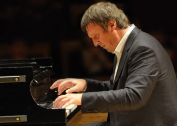 Rus piyanist Berezovski işgali savundu: Niye elektriklerini kesmiyoruz