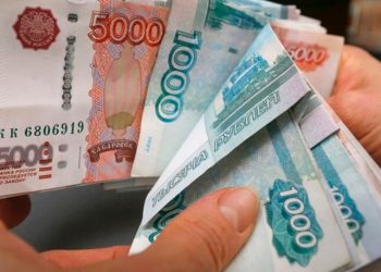 Rus rublesi yara sarıyor: Savaş öncesi seviyelerine döndü