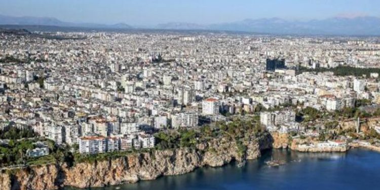 Rus ve Ukraynalıların Türkiye’de konut talebinde artış; Antalya zirvede