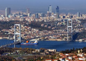 Ruslardan İstanbul ve Dubai'ye yoğun talep: Nakit, altın ve kripto kullanıyorlar
