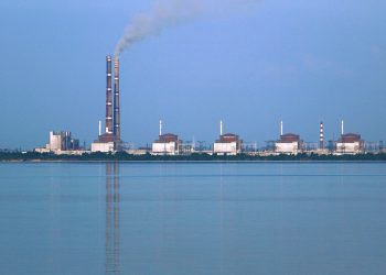 Rusya, Ukrayna'nın en büyük nükleer enerji santralini kuşattı