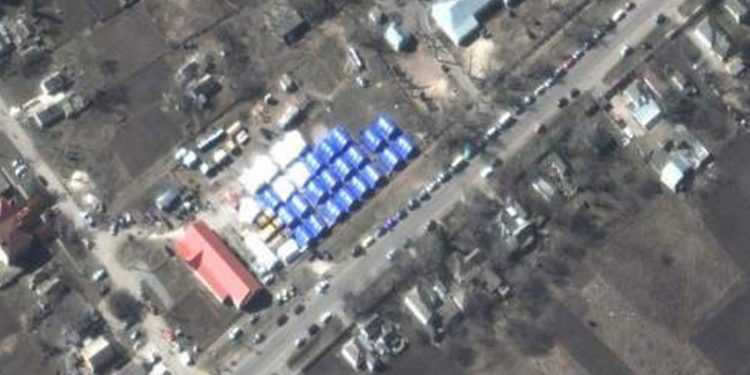 Rusya binlerce sivili Mariupol'dan tahliye etti