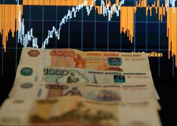 Rusya 'dost olmayan' ülkelere borçlarını ruble ile ödeyecek
