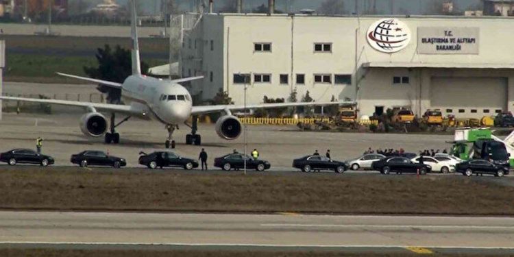Rusya heyeti, Ukrayna'yla yapılacak müzakere görüşmeleri için İstanbul'a ulaştı