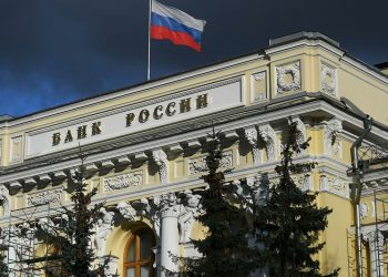 Rusya, yurtdışına döviz transferine yasak getirdi