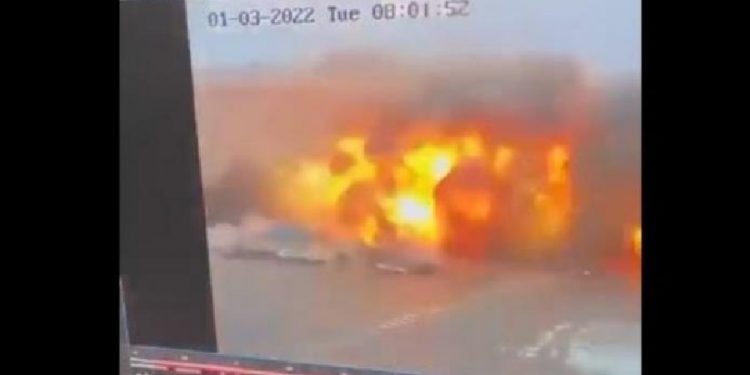 Rusya, Özgürlük Meydanı’nı bombaladı