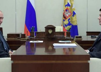 Rusya'nın en zengini, milyar dolarlık hissesini eşine devretti