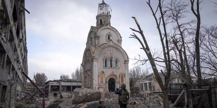 Rusya'nın 'silah bırakın, Mariupol'den çıkın' teklifine Ukrayna'dan ret
