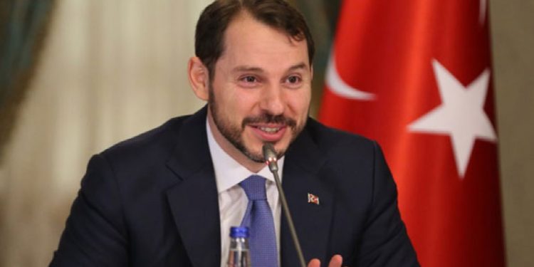 Sabah yazarı: Albayrak görev yaptığı enerji ve ekonomi alanında ölü toprağını üzerimizden atan çalışmalara imza attı