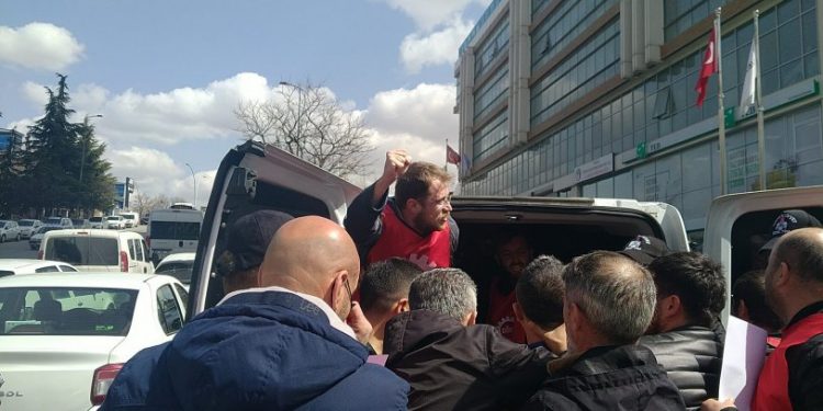 Sabancı'yı protesto eden Enerji-Sen yöneticilerine gözaltı: 'Vazgeçeceğimizi sananlar yanılıyorlar'